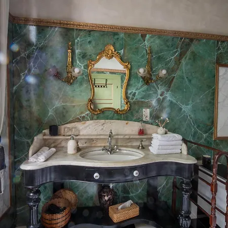 Couette-café Château Beyrin 4*