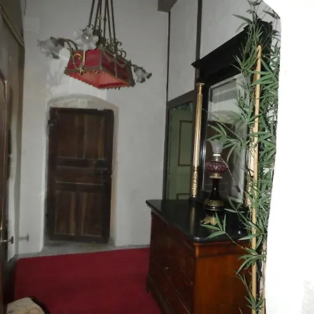 Couette-café Château Beyrin 4*