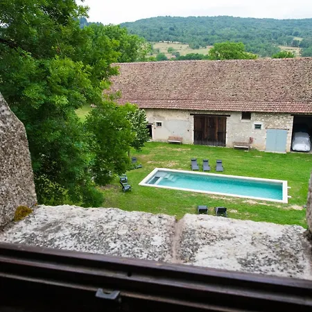 Château Beyrin Couette-café 4*