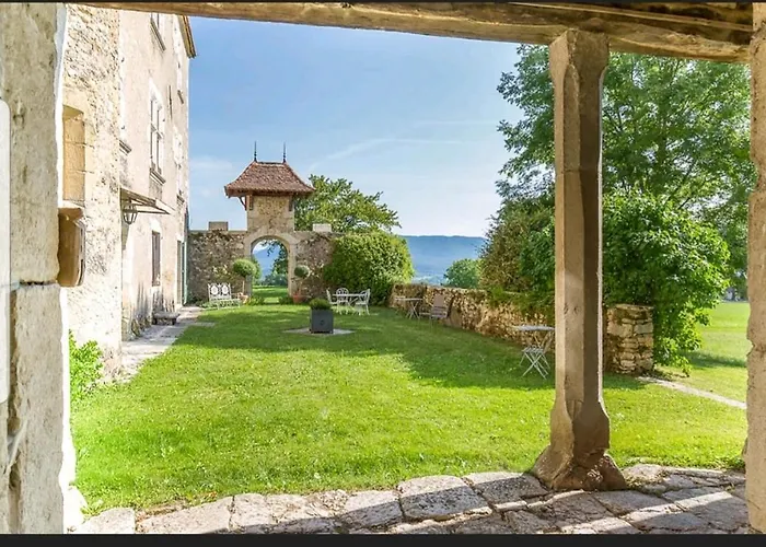 Château Beyrin Couette-café 4*